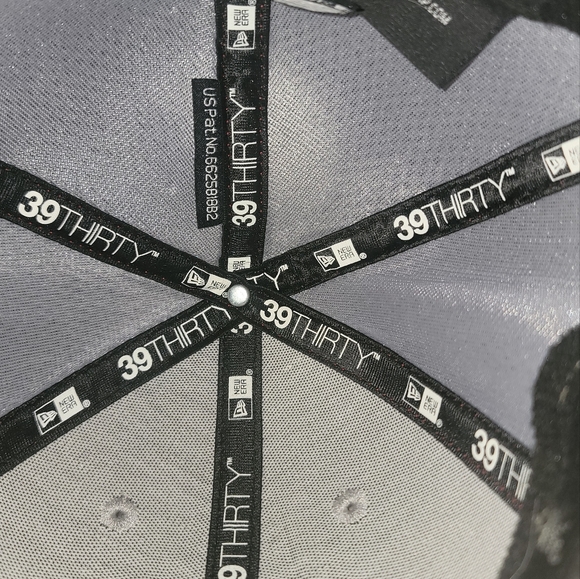 New Era 39Thirty Chicago Cubs Mesh Fitted Hat. Size M/L - Picture 5 of 6